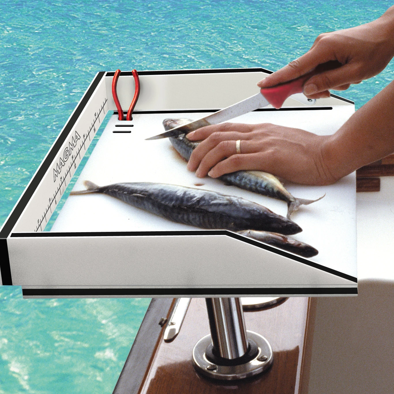 Cleaning Station with Level Lock, Pontoon Boat Table